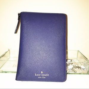 NWOT Kate Spade Zip Around Organizer